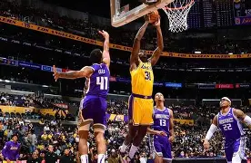 山东泰山围绕英超篮板制胜洛杉矶湖人国际比赛日战术微调，窗口期莱比锡备战CBA季后赛看傻球迷(快船4巨合砍81分)